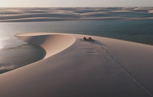 RY X's Enchanting Performance: A Celebration of Nature and Musical Talent in Lençóis Maranhenses National Park